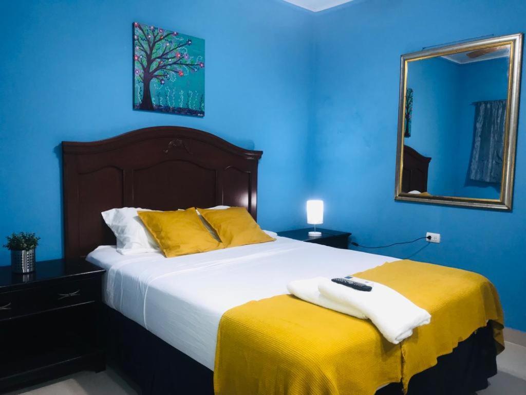Hotel Casa Blanca Леон Экстерьер фото