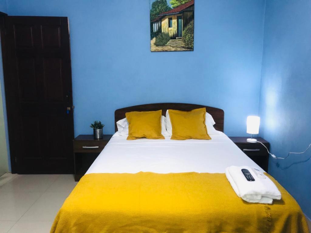 Hotel Casa Blanca Леон Экстерьер фото