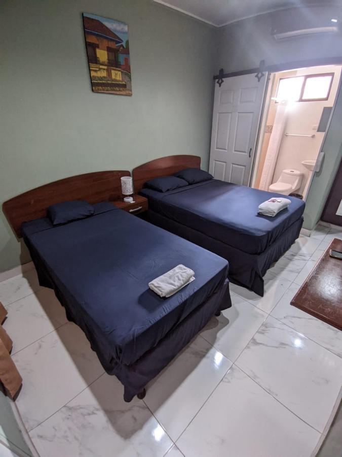 Hotel Casa Blanca Леон Экстерьер фото